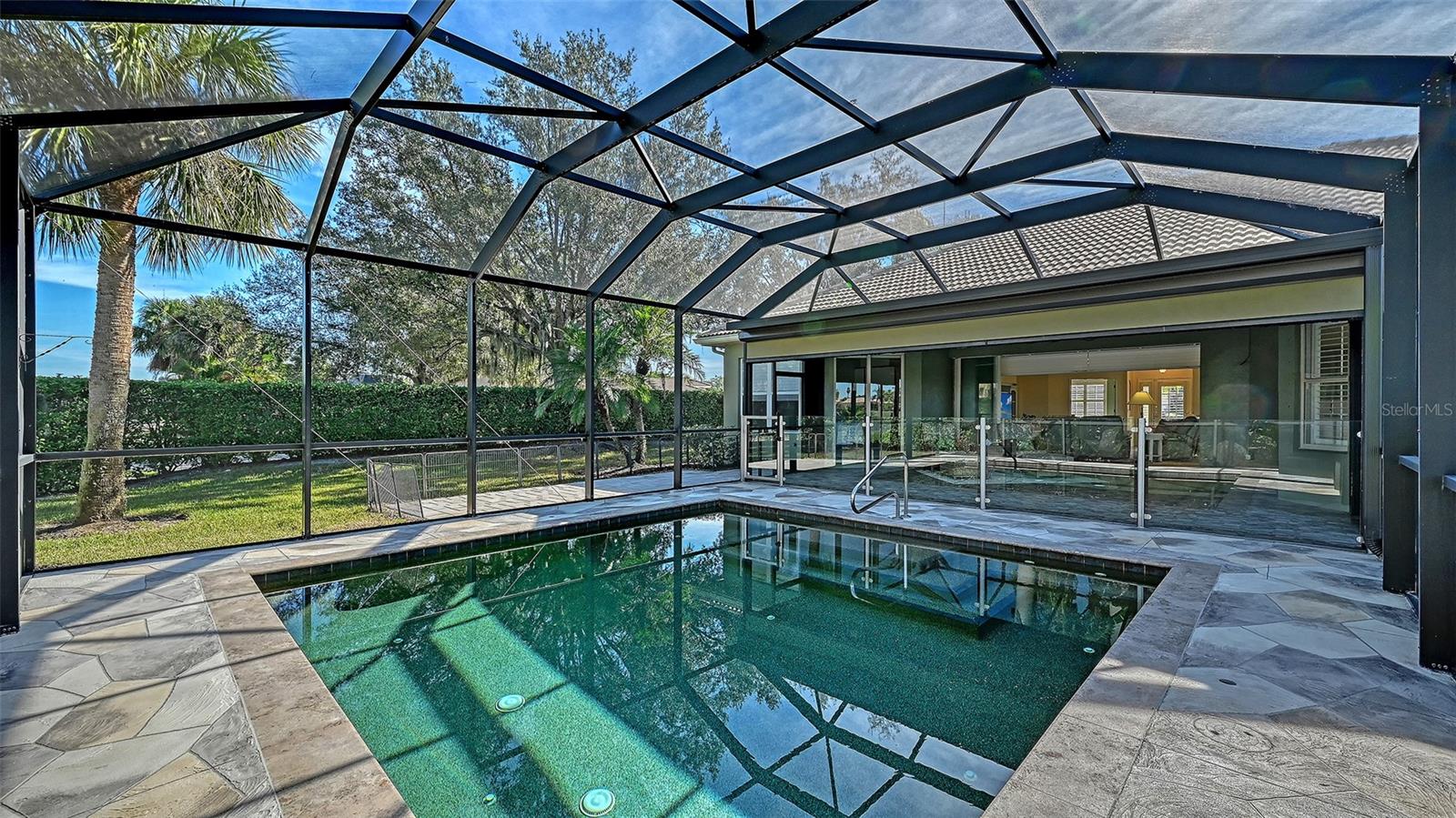 7527 CAMDEN HARBOUR DR