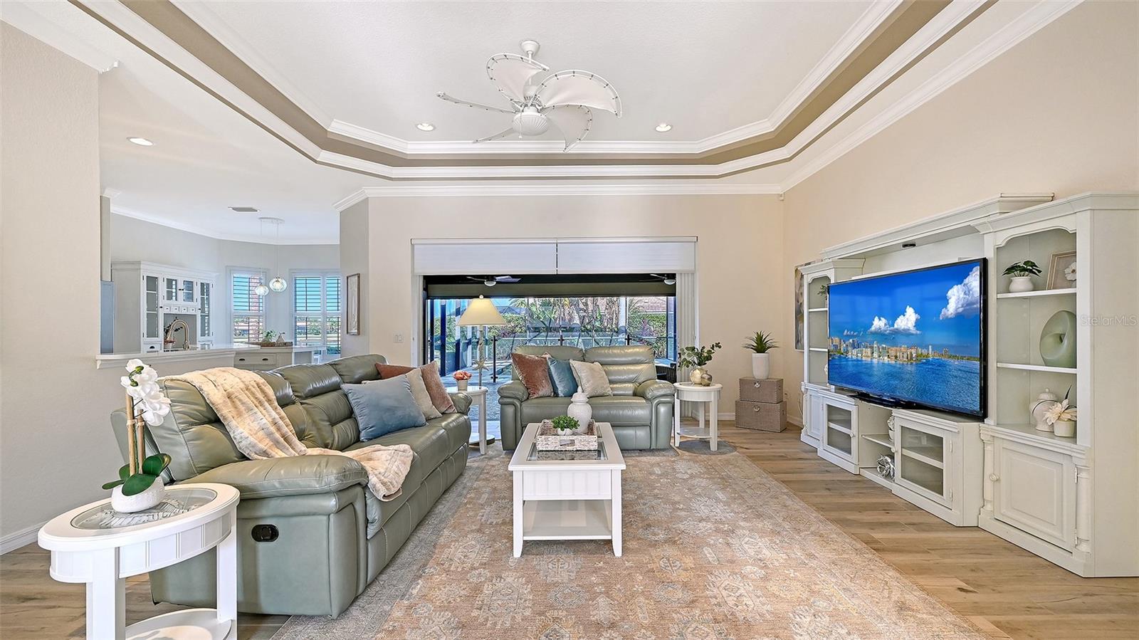 7527 CAMDEN HARBOUR DR