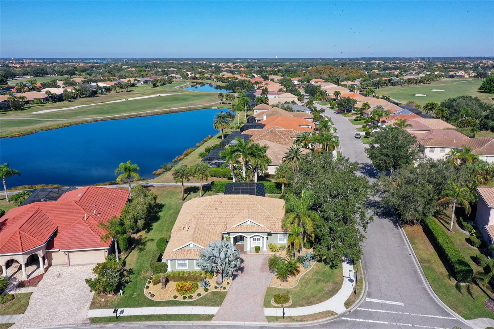 7527 CAMDEN HARBOUR DR