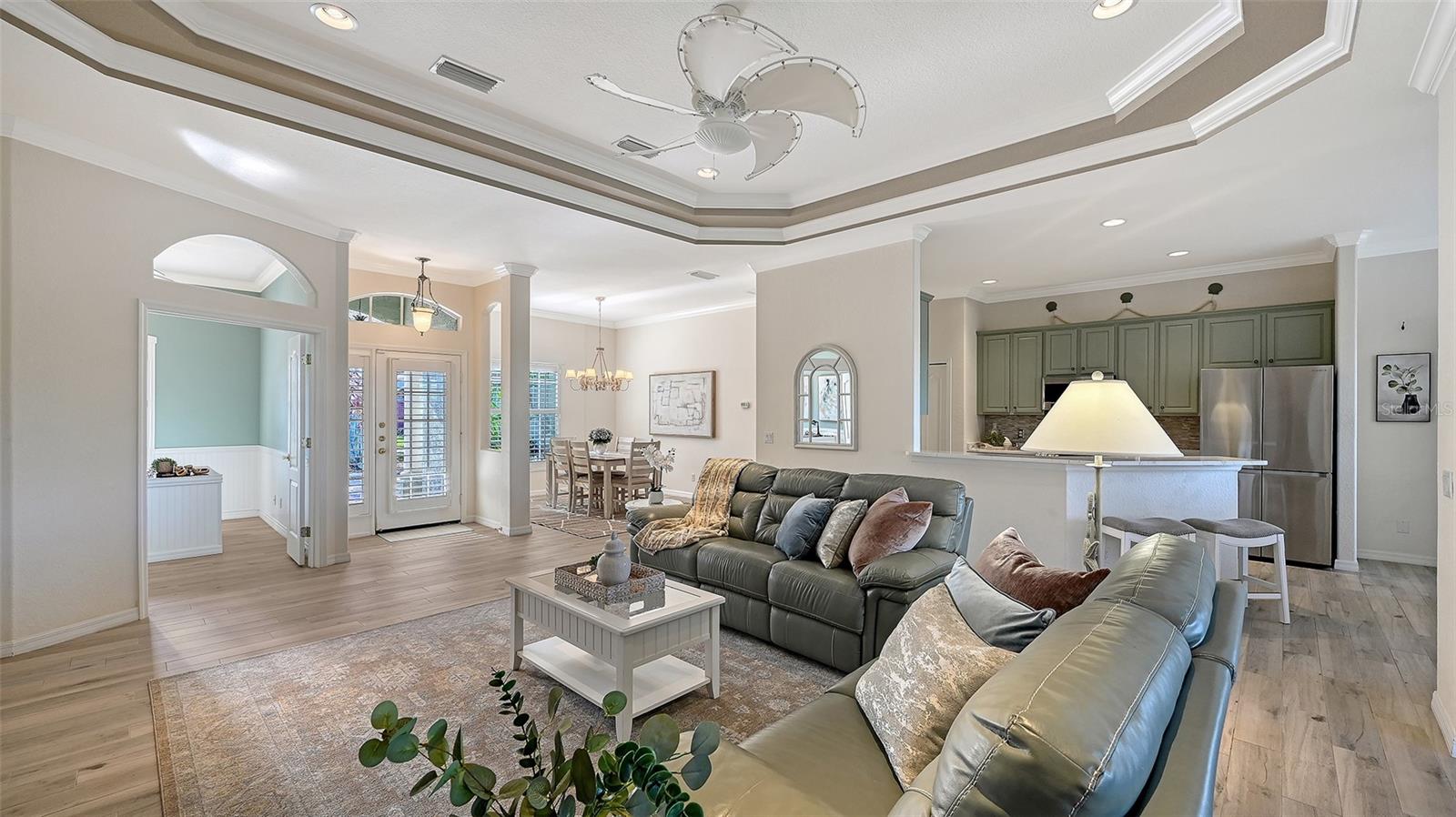 7527 CAMDEN HARBOUR DR