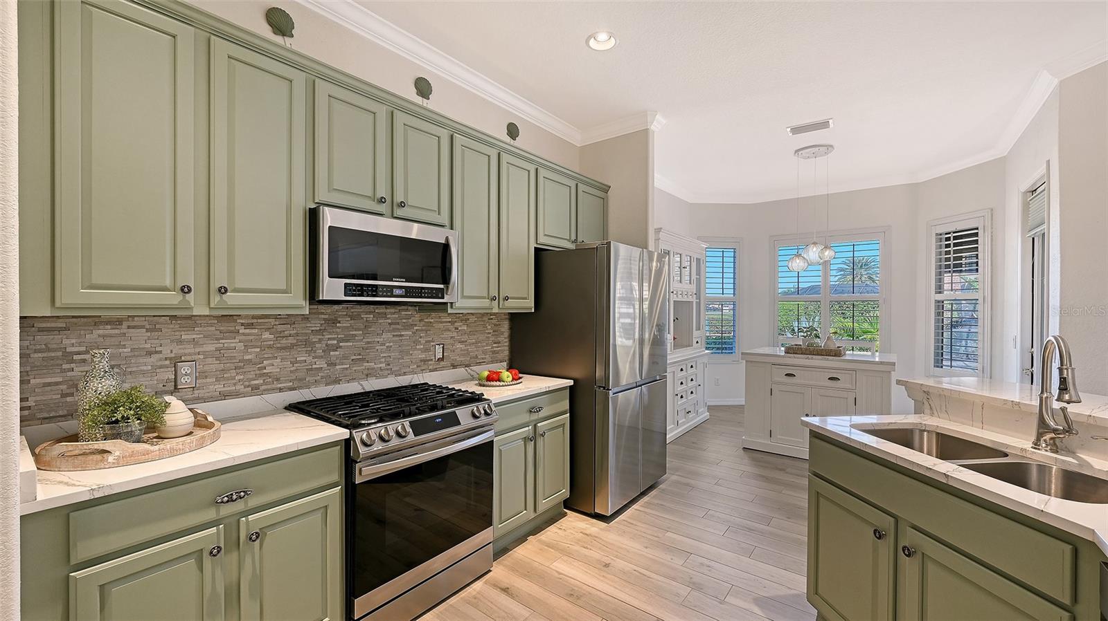 7527 CAMDEN HARBOUR DR