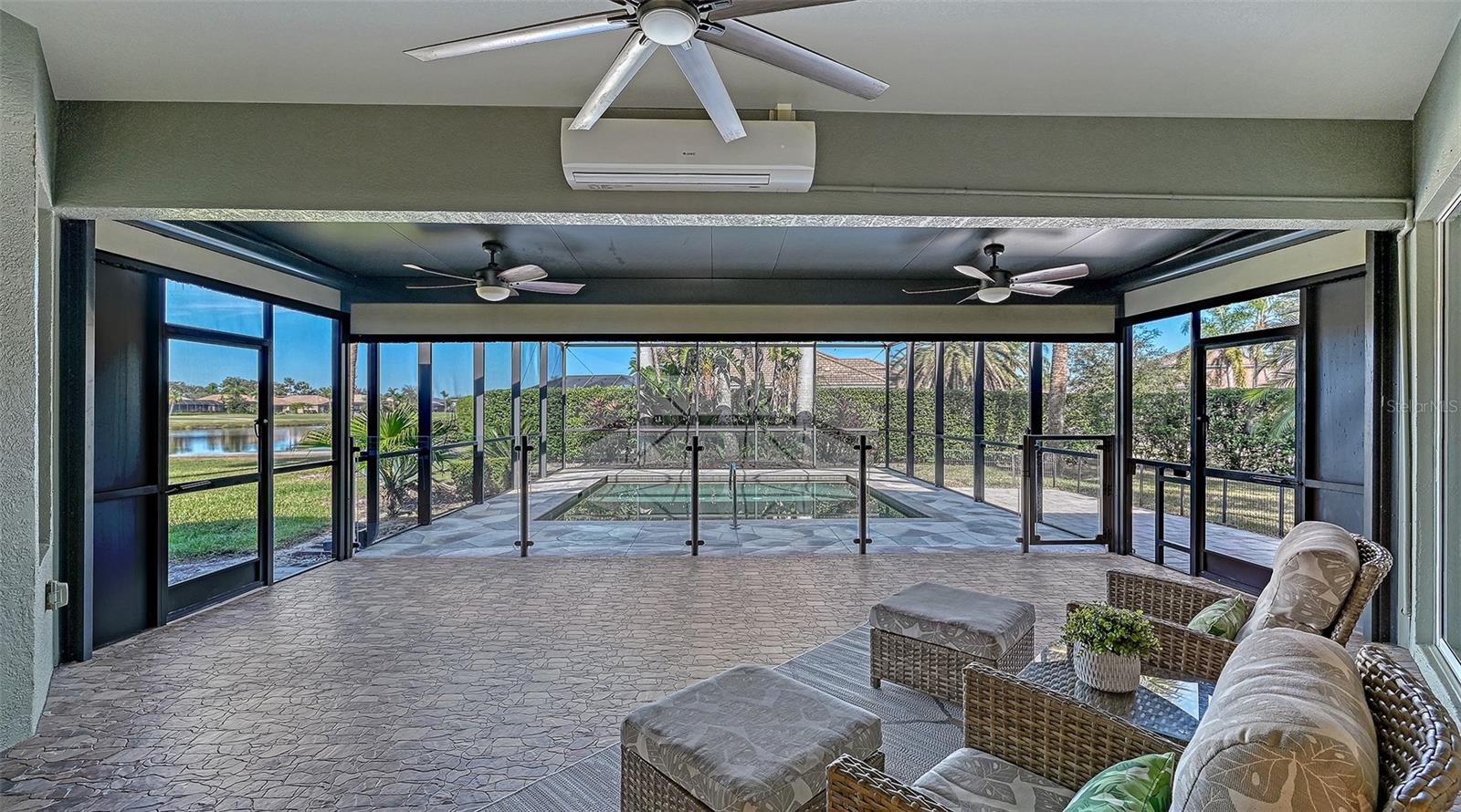 7527 CAMDEN HARBOUR DR