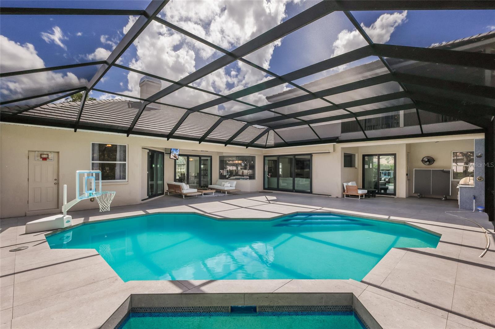 8009 ROYAL BIRKDALE CIR