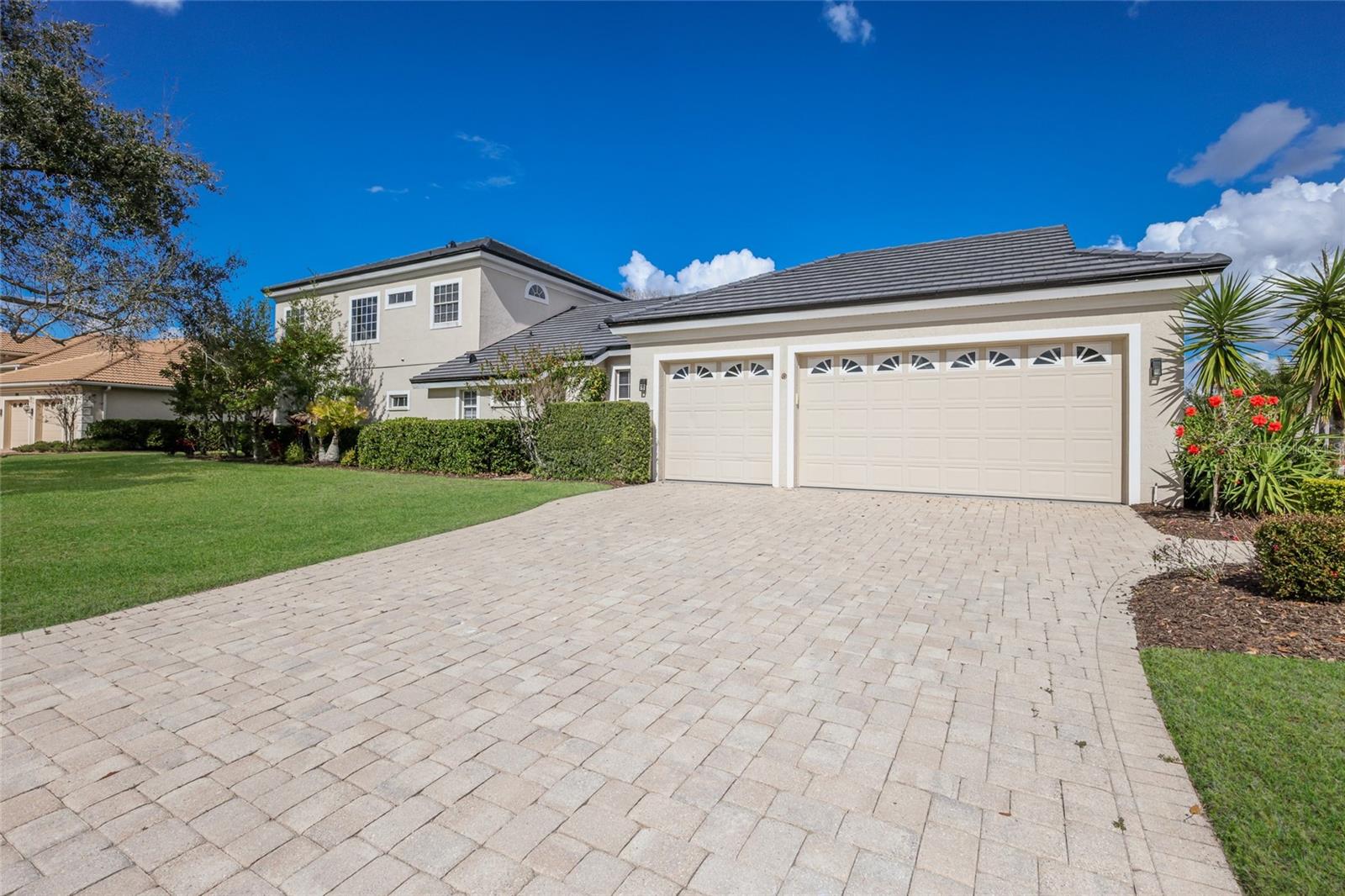 8009 ROYAL BIRKDALE CIR