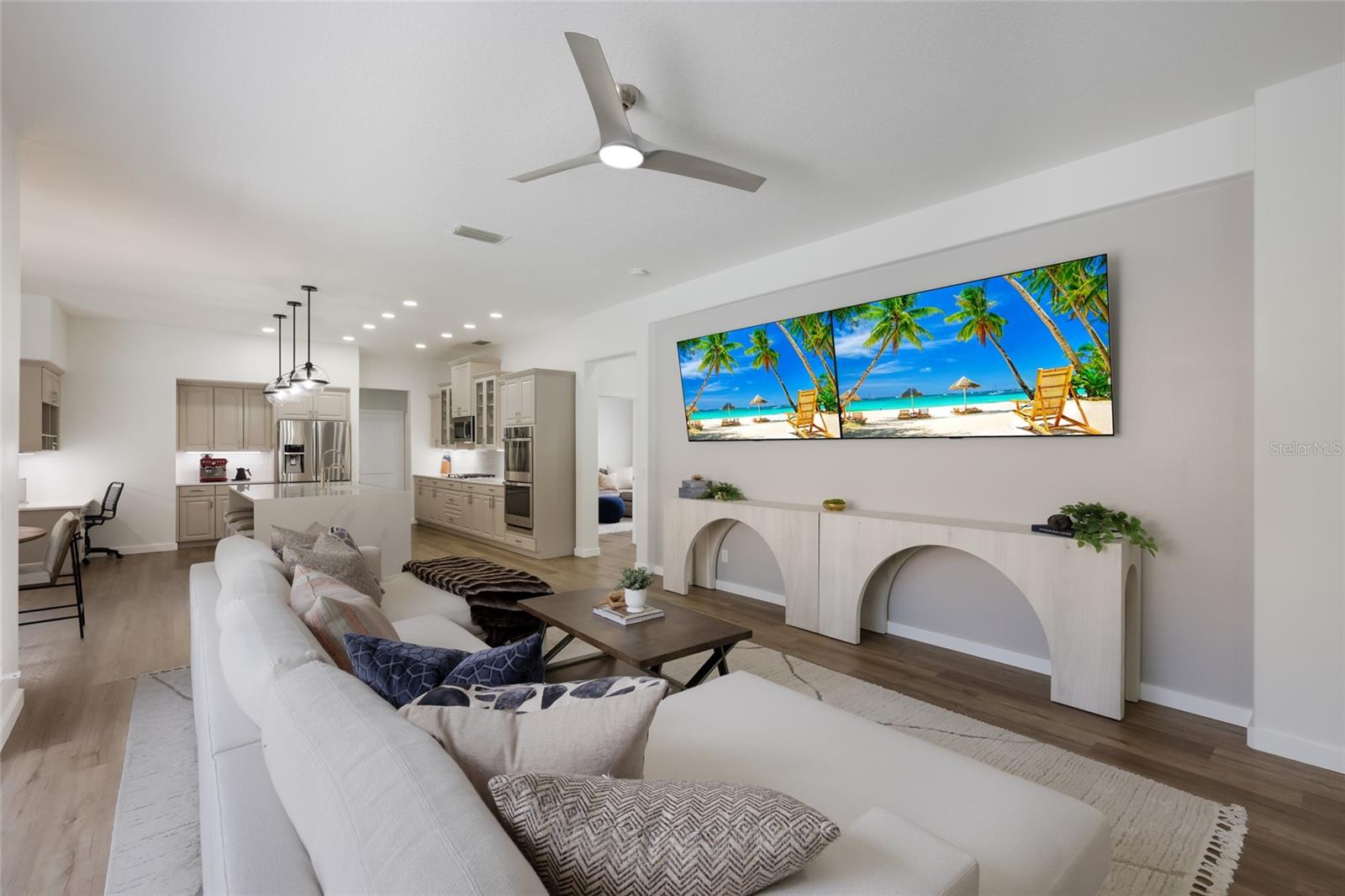 8009 ROYAL BIRKDALE CIR