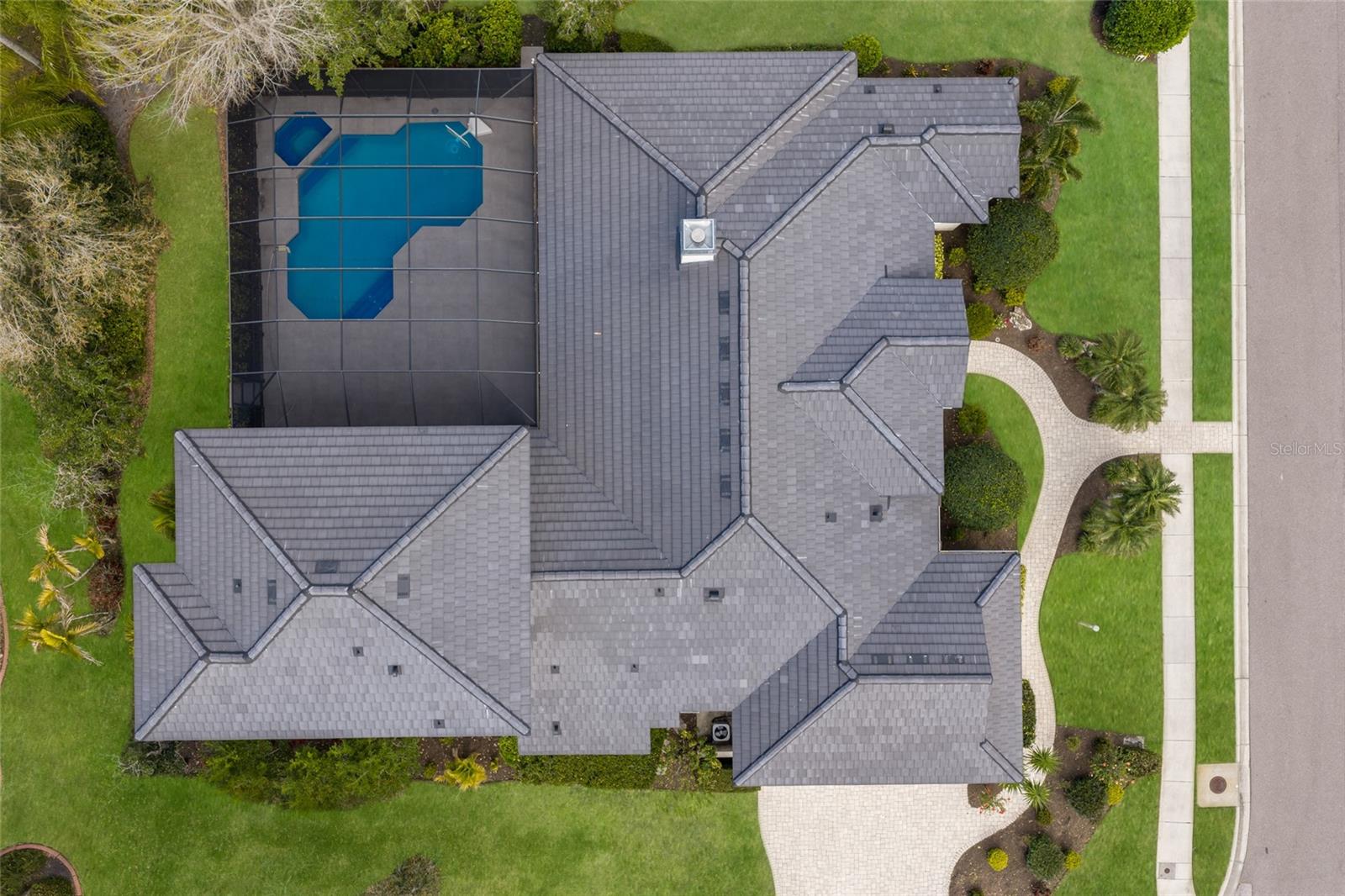 8009 ROYAL BIRKDALE CIR