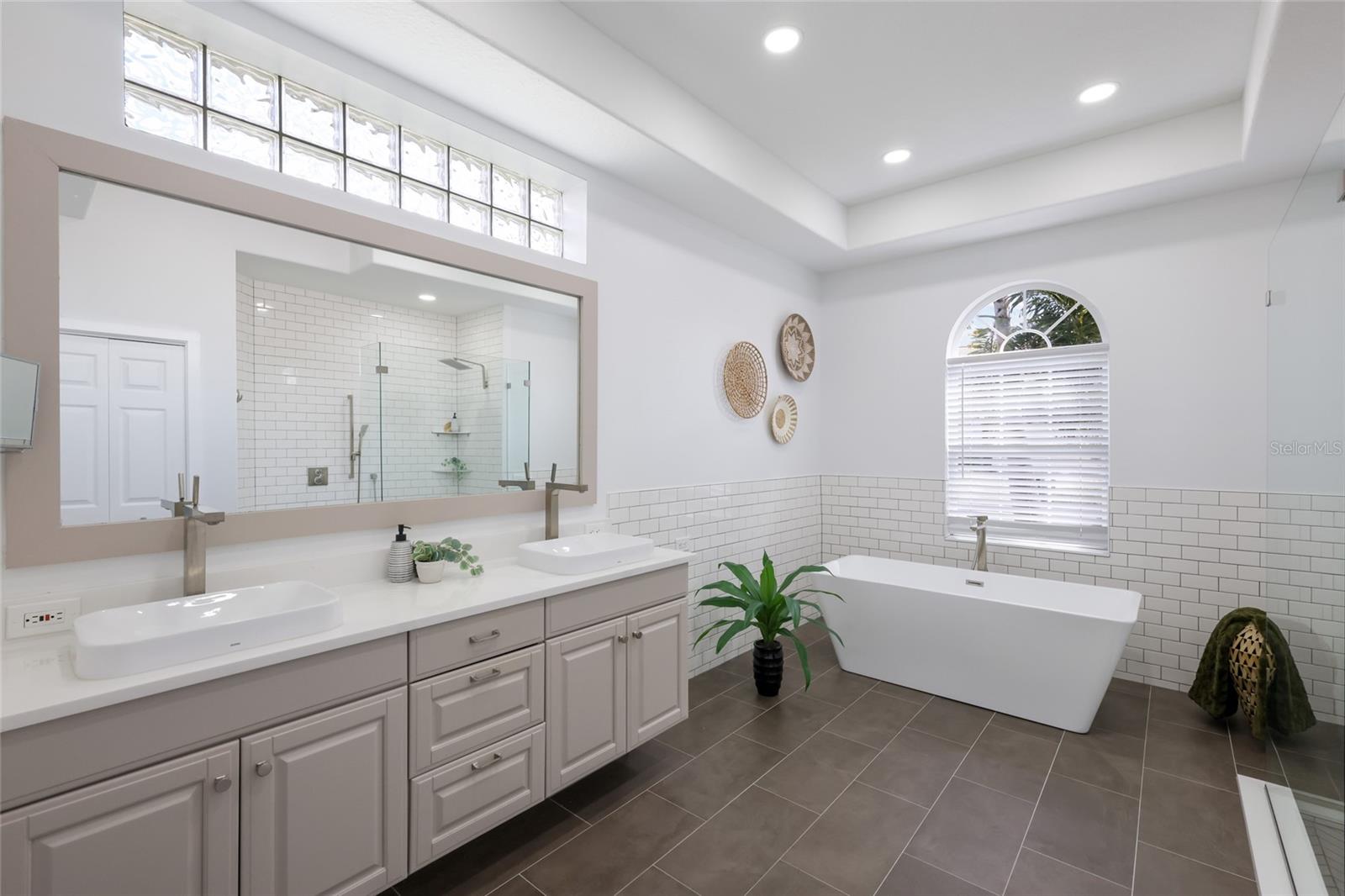 8009 ROYAL BIRKDALE CIR