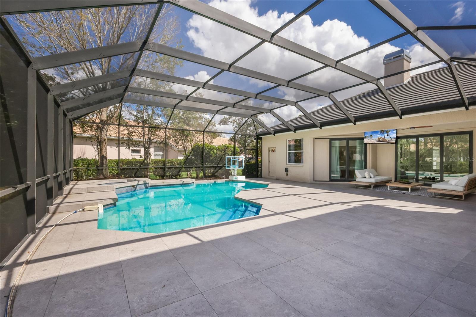 8009 ROYAL BIRKDALE CIR