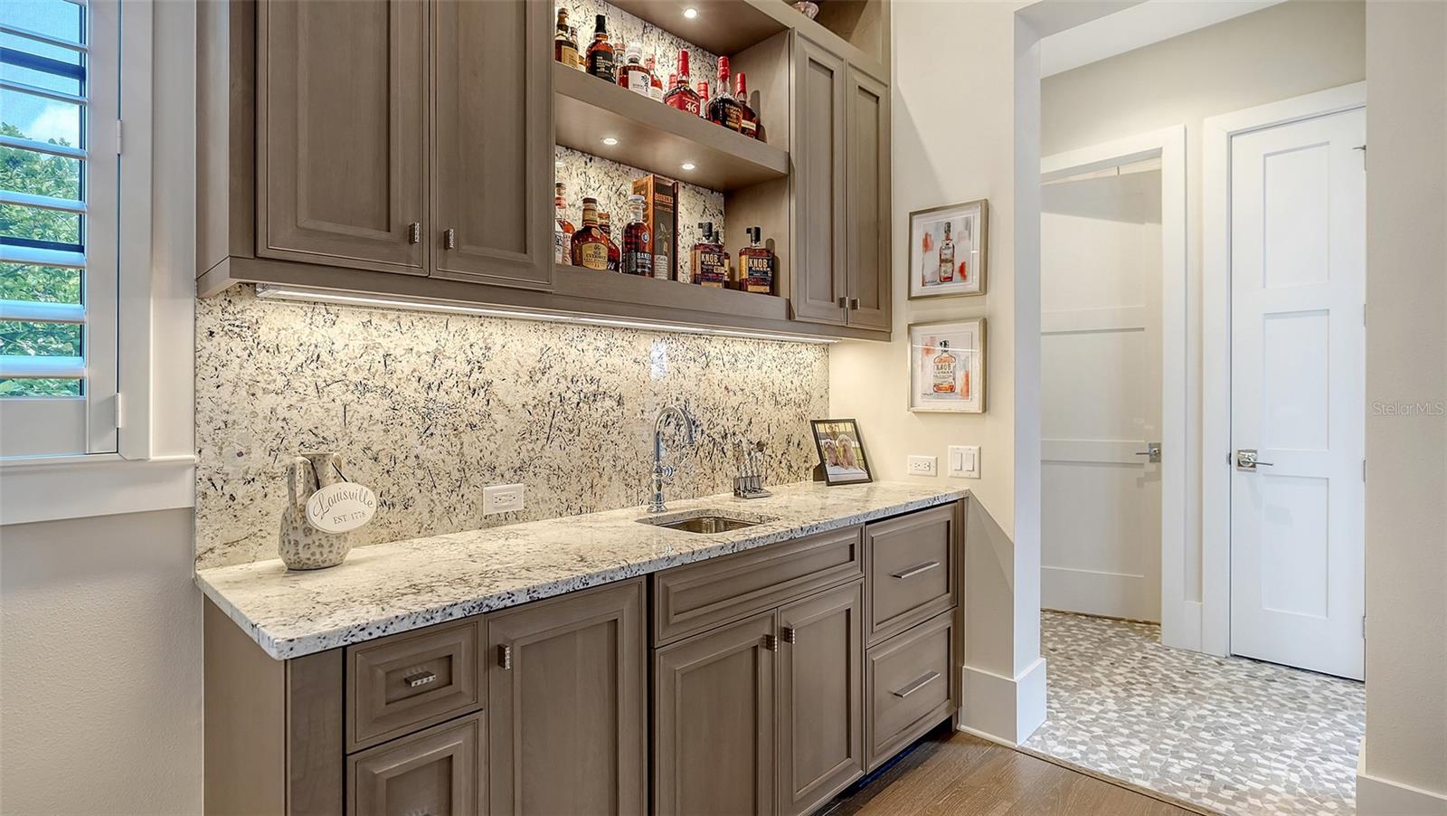 8339 LUCERNE LOOP