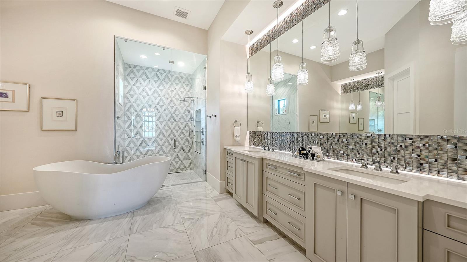 8339 LUCERNE LOOP