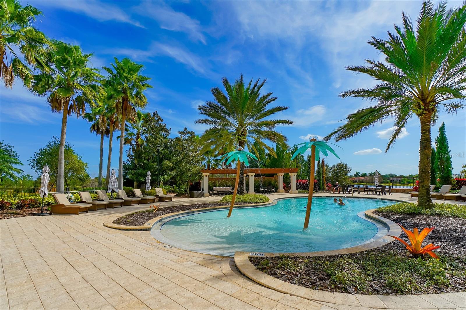 8339 LUCERNE LOOP