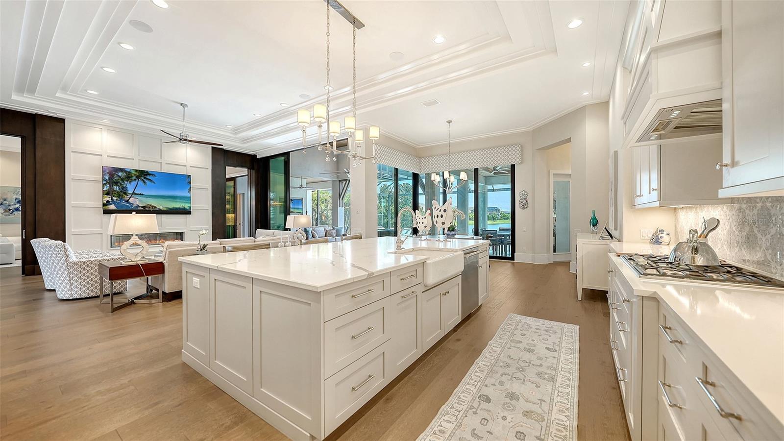 8339 LUCERNE LOOP