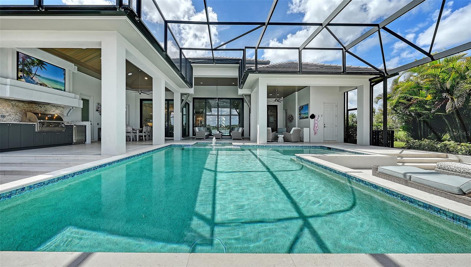 8339 LUCERNE LOOP