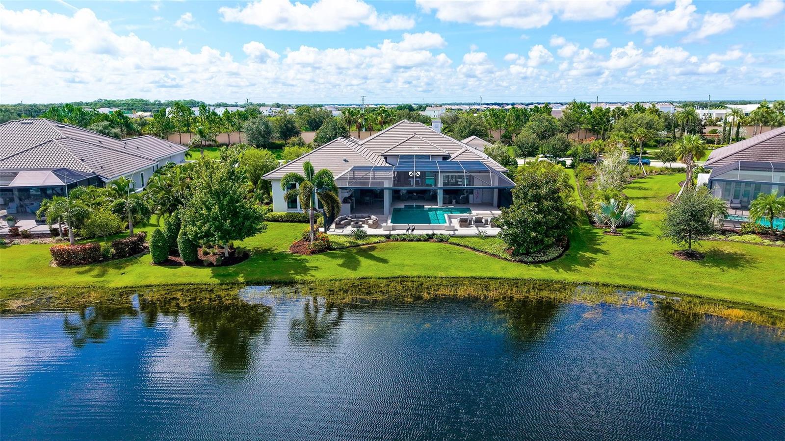 8339 LUCERNE LOOP