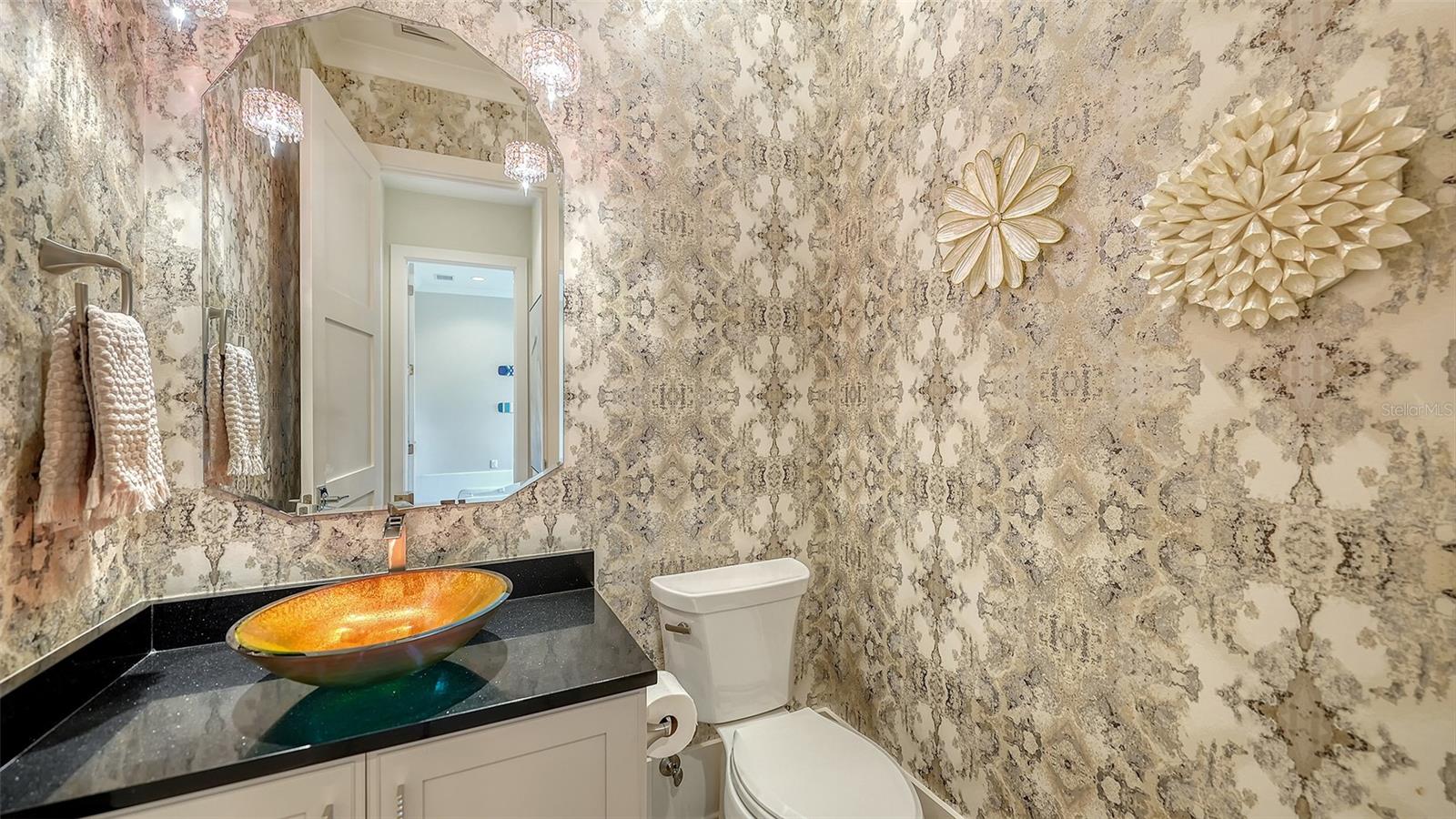 8339 LUCERNE LOOP