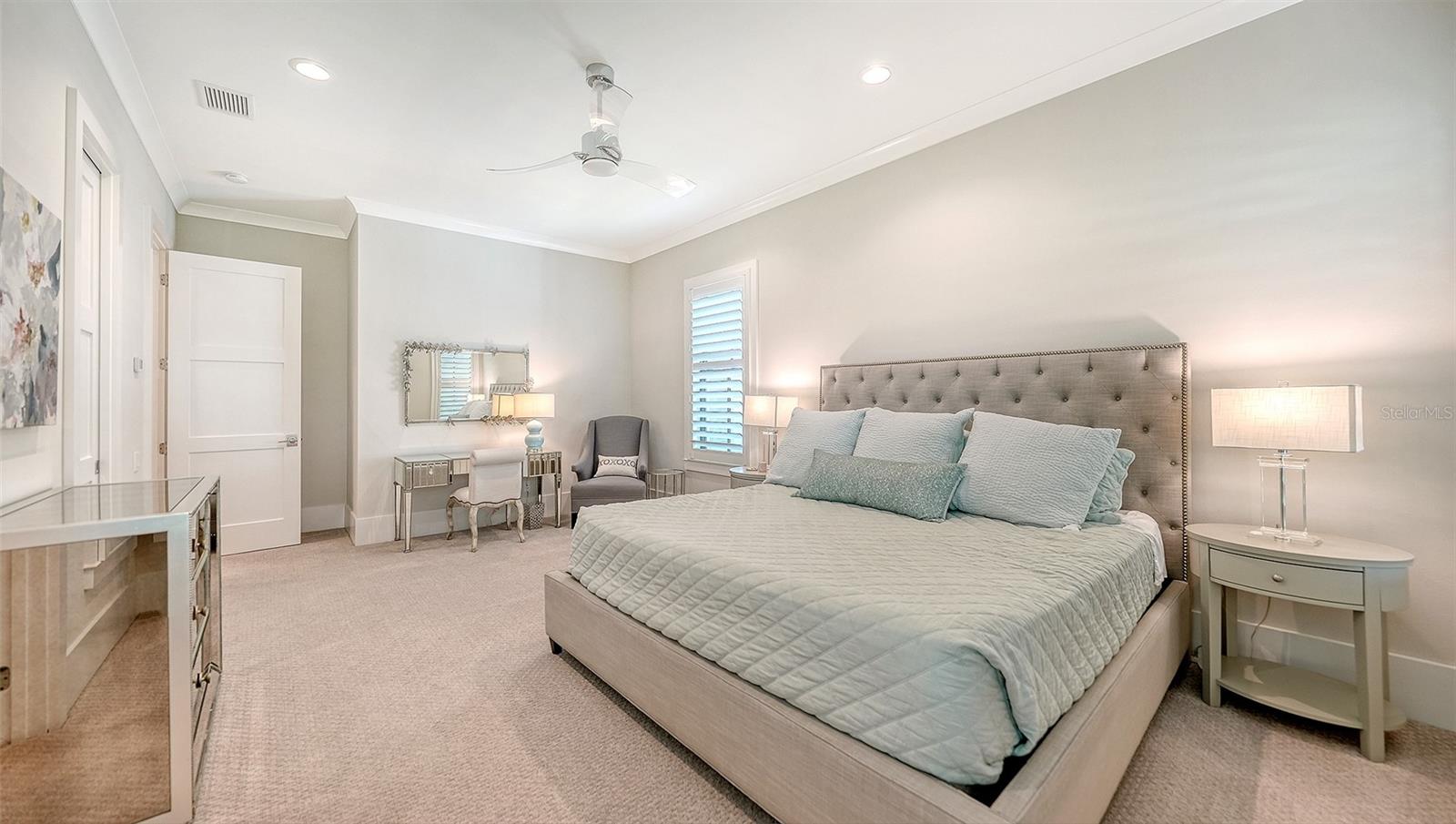 8339 LUCERNE LOOP