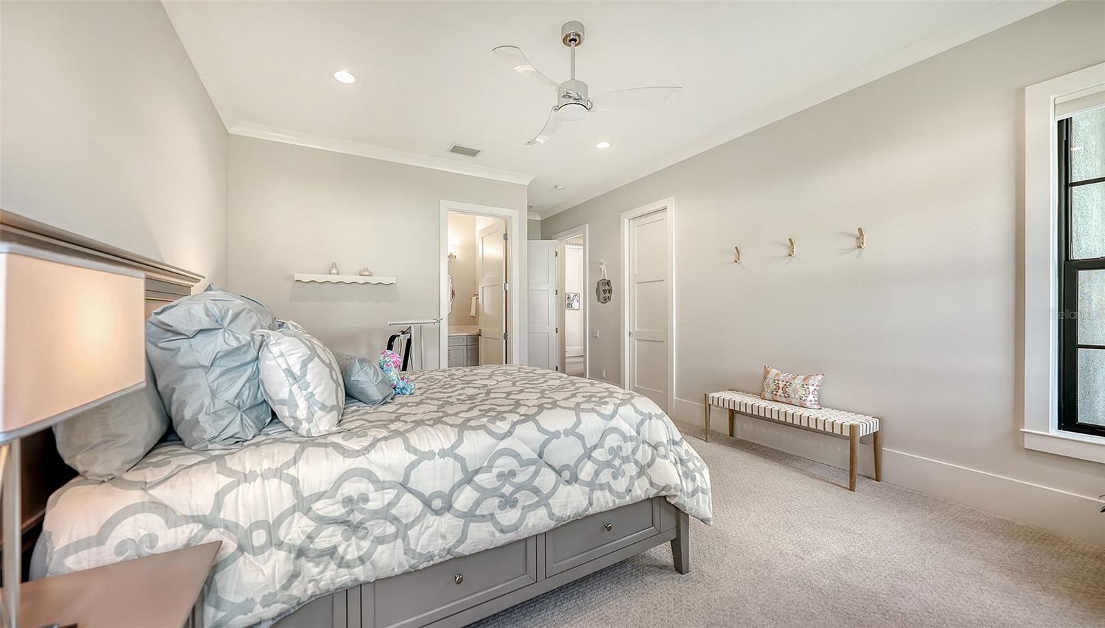 8339 LUCERNE LOOP