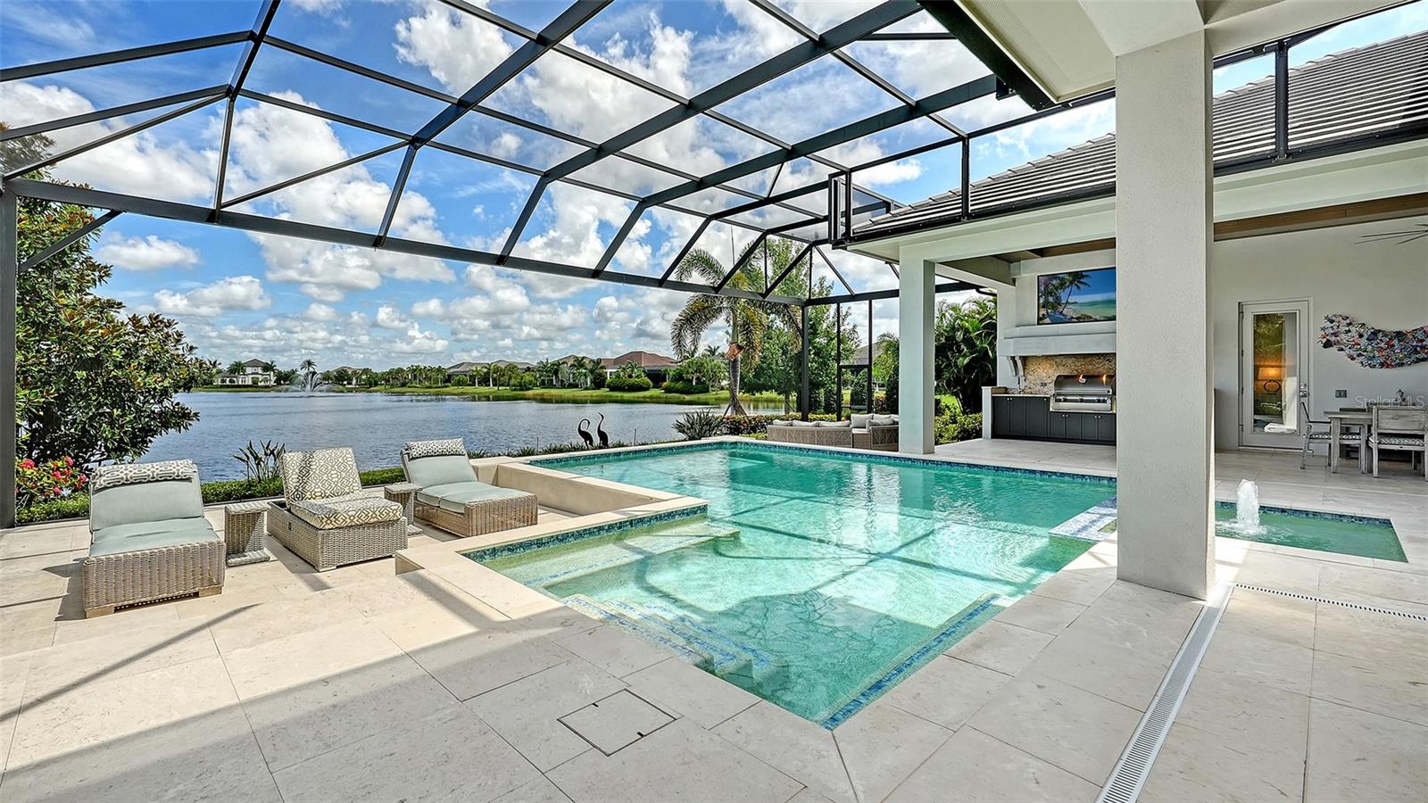 8339 LUCERNE LOOP