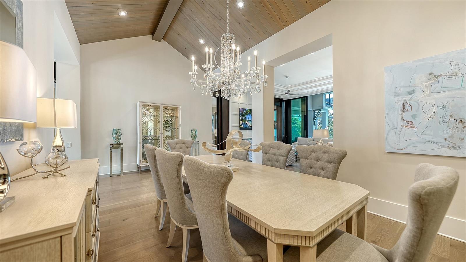 8339 LUCERNE LOOP