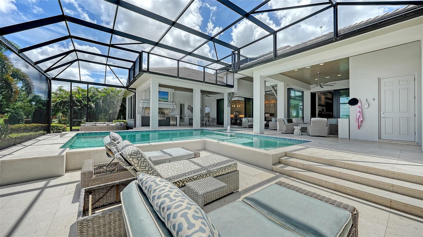 8339 LUCERNE LOOP