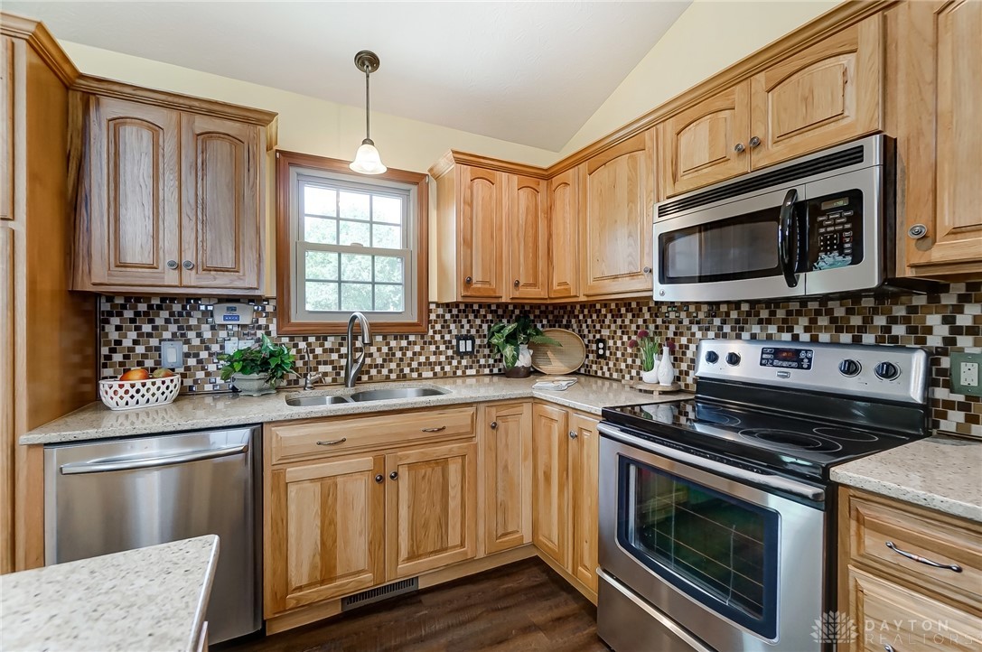 6995 Old Clifton Road