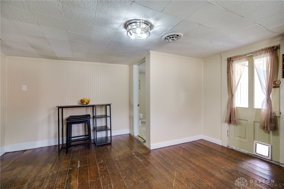 315 E JAMESTOWN Street