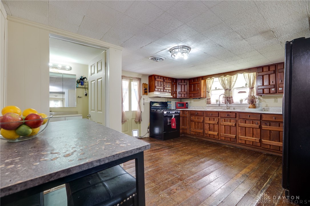 315 E JAMESTOWN Street