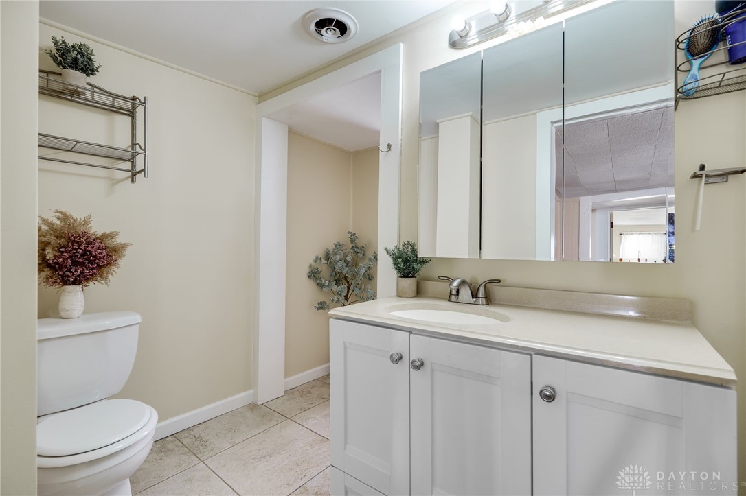 315 E JAMESTOWN Street