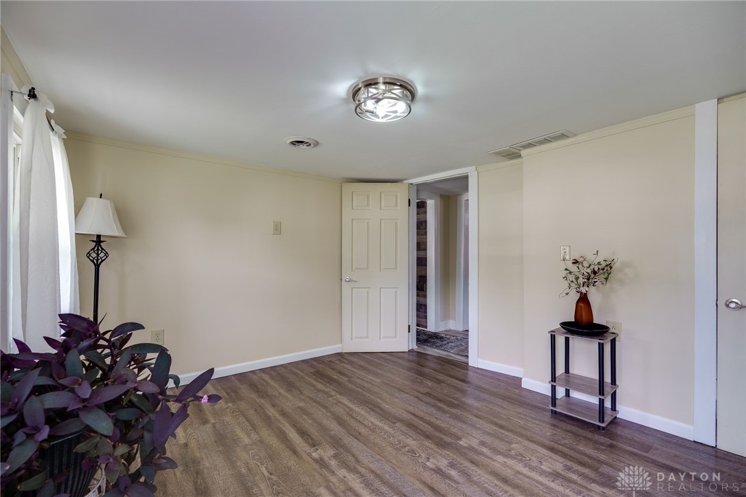 315 E JAMESTOWN Street