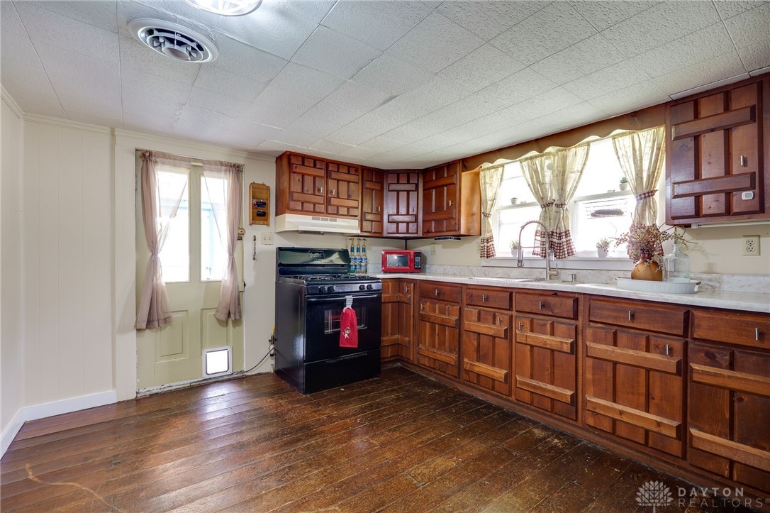 315 E JAMESTOWN Street