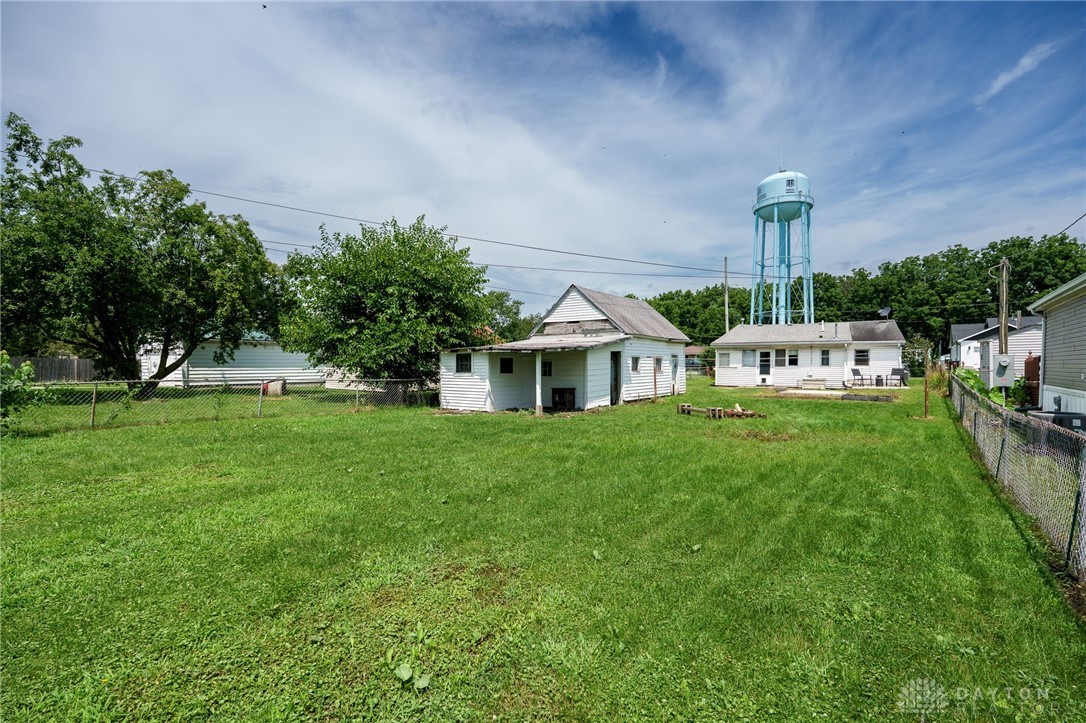 315 E JAMESTOWN Street