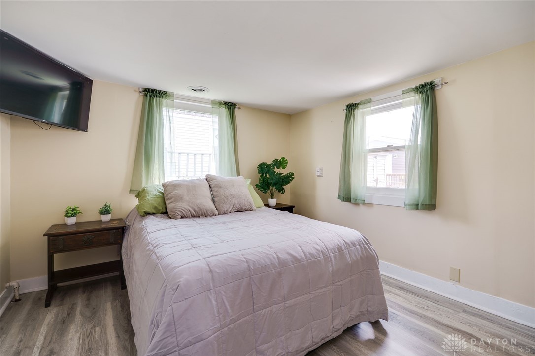 315 E JAMESTOWN Street