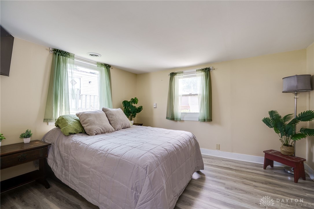 315 E JAMESTOWN Street