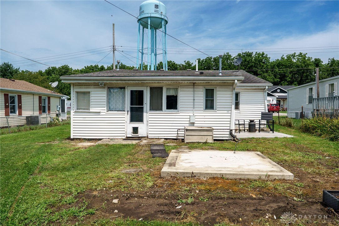 315 E JAMESTOWN Street