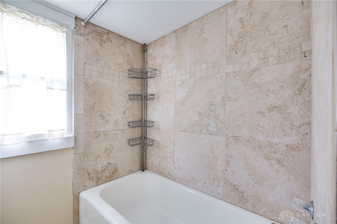 315 E JAMESTOWN Street