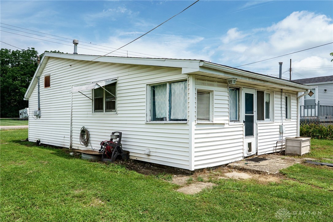 315 E JAMESTOWN Street