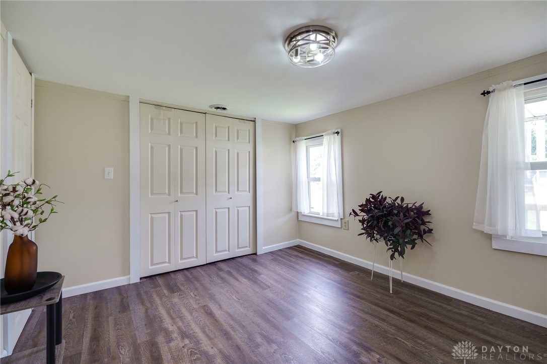 315 E JAMESTOWN Street