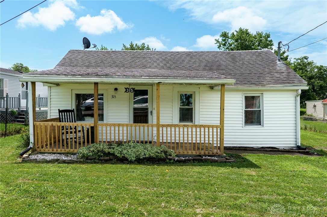 315 E JAMESTOWN Street