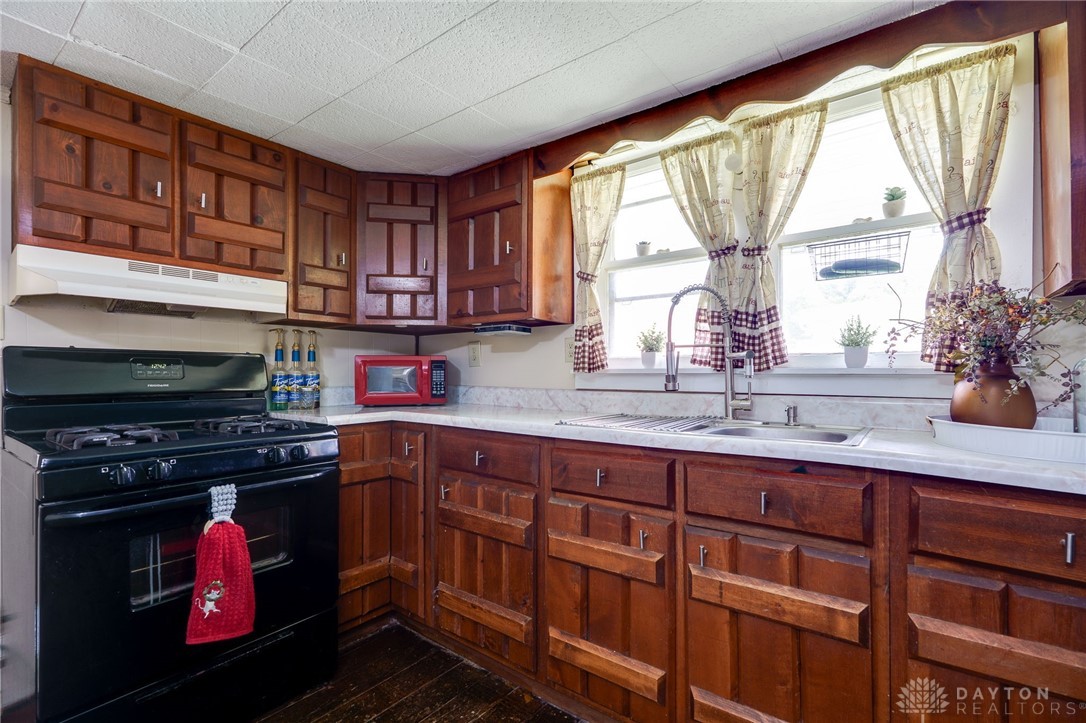 315 E JAMESTOWN Street