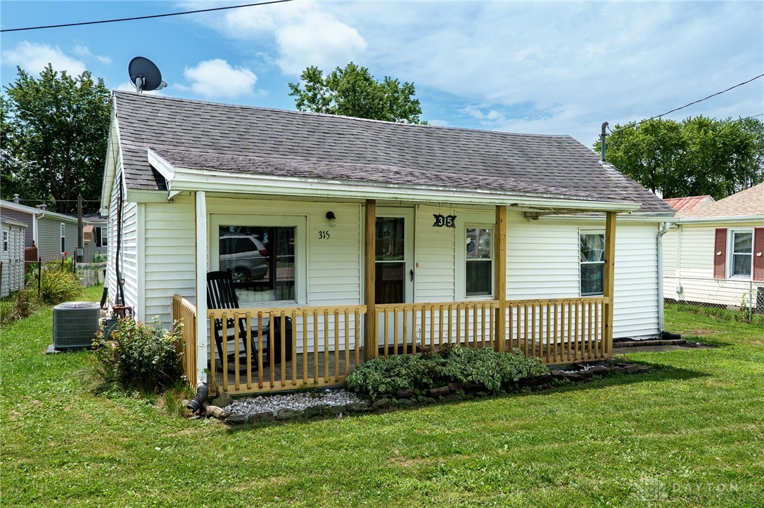 315 E JAMESTOWN Street