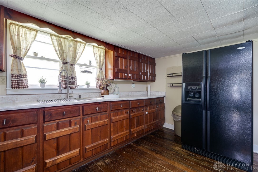 315 E JAMESTOWN Street