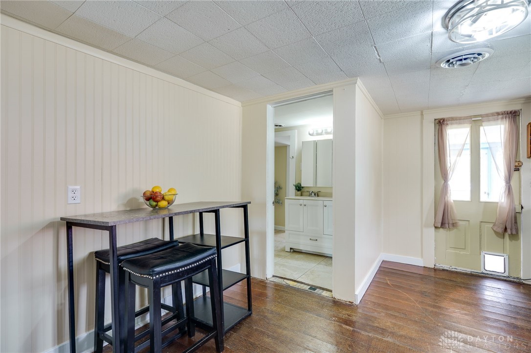 315 E JAMESTOWN Street