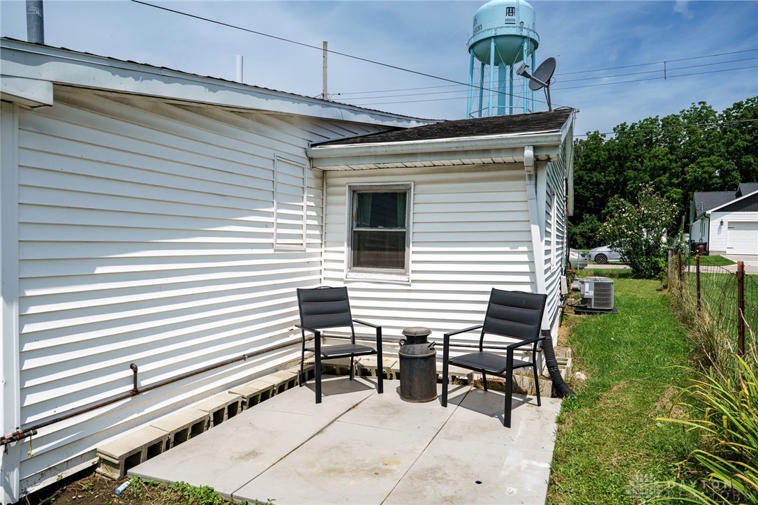 315 E JAMESTOWN Street