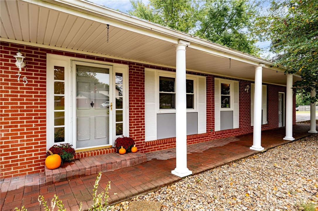 75 Country Manor Drive SE