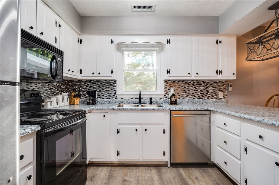 75 Country Manor Drive SE