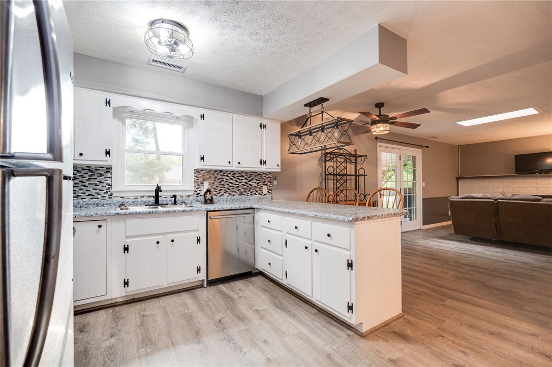 75 Country Manor Drive SE