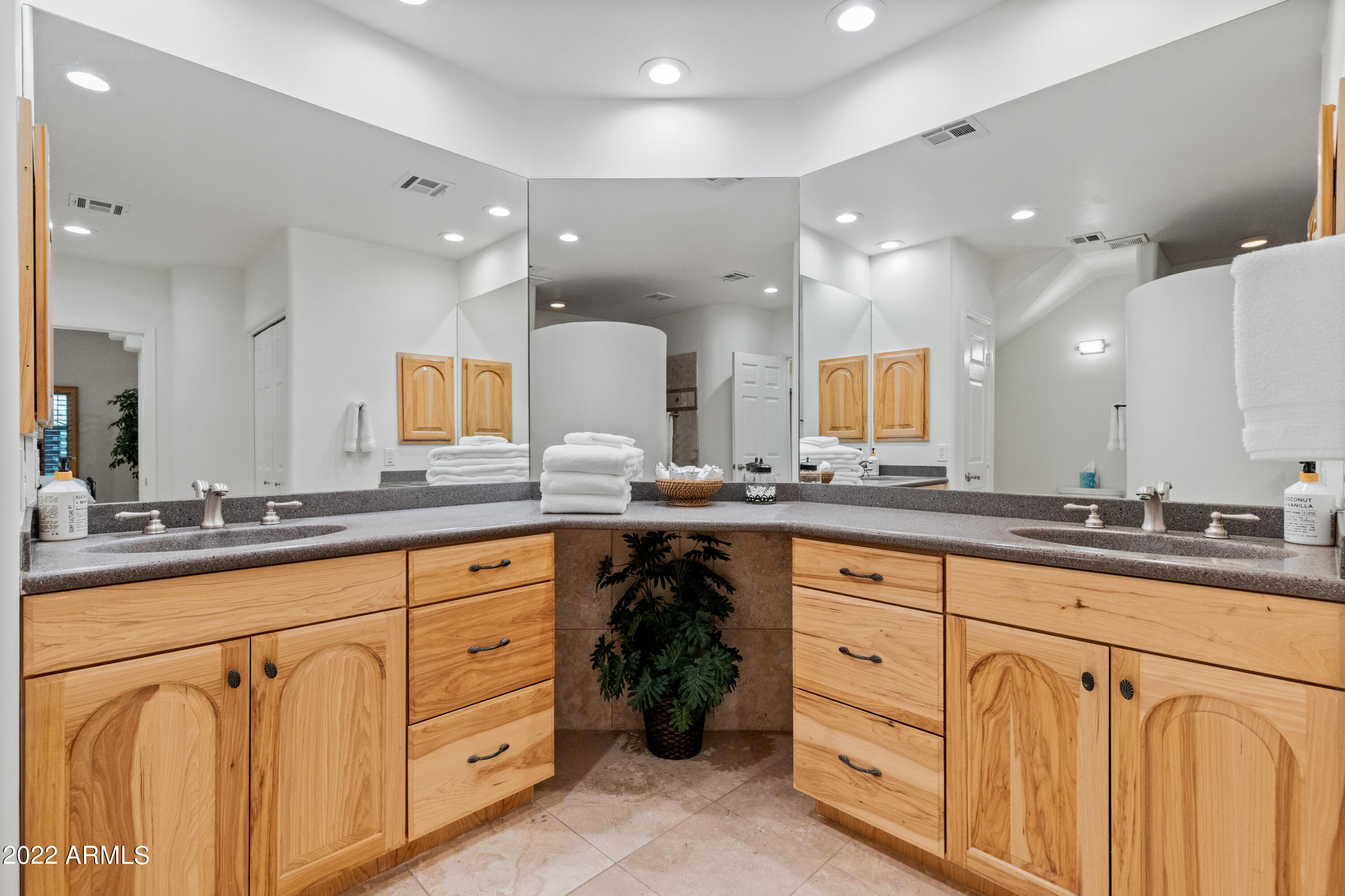7477 W DENARO Drive