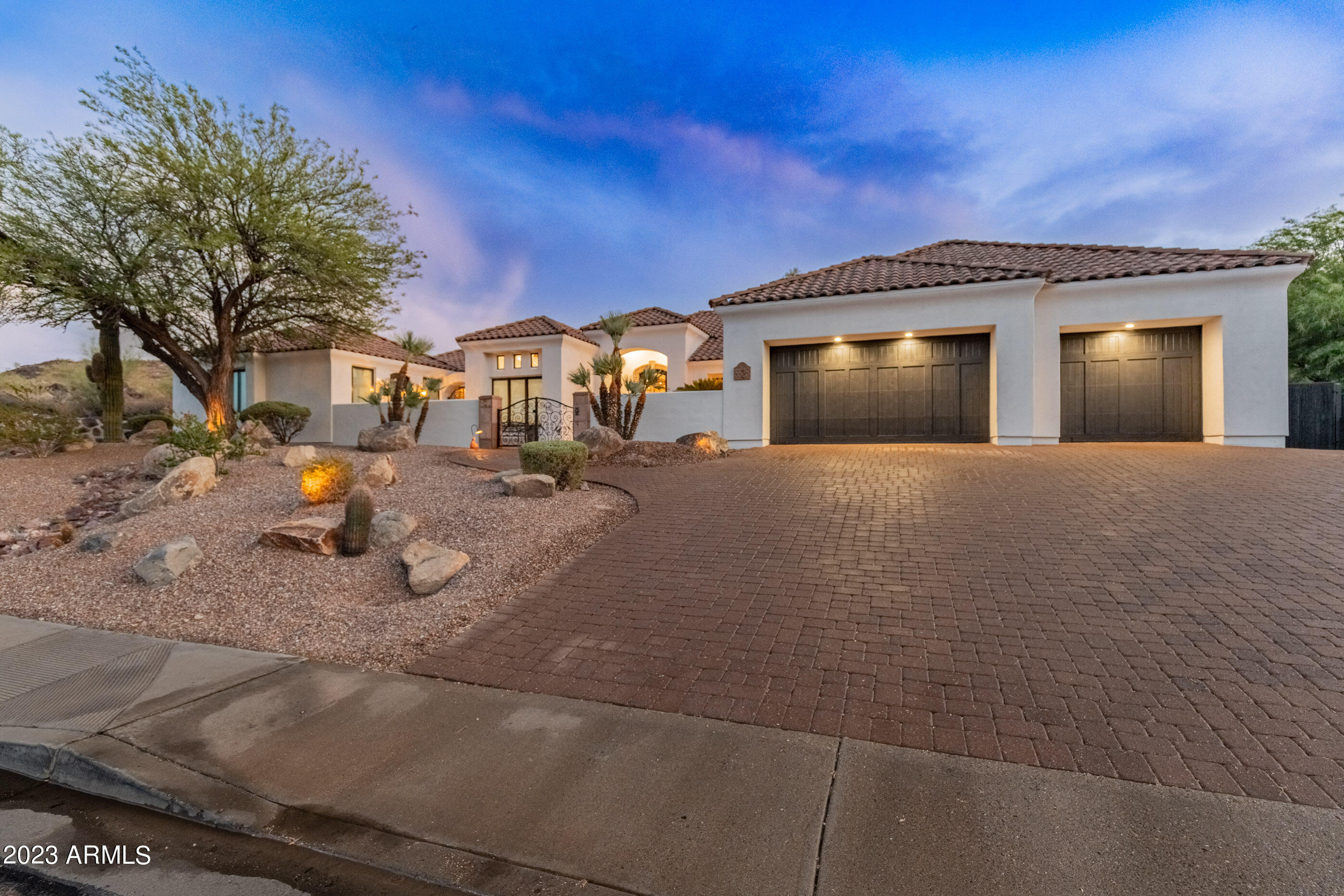 5529 W PINNACLE HILL Drive