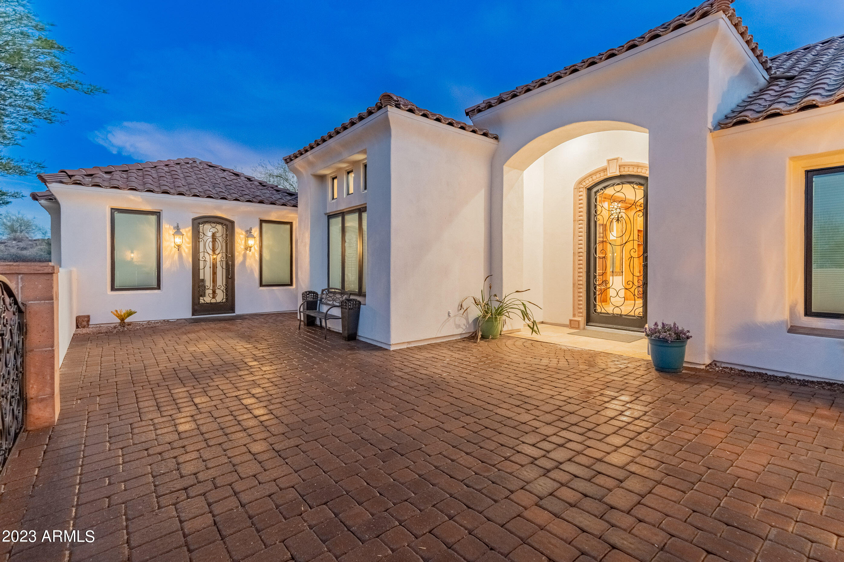 5529 W PINNACLE HILL Drive
