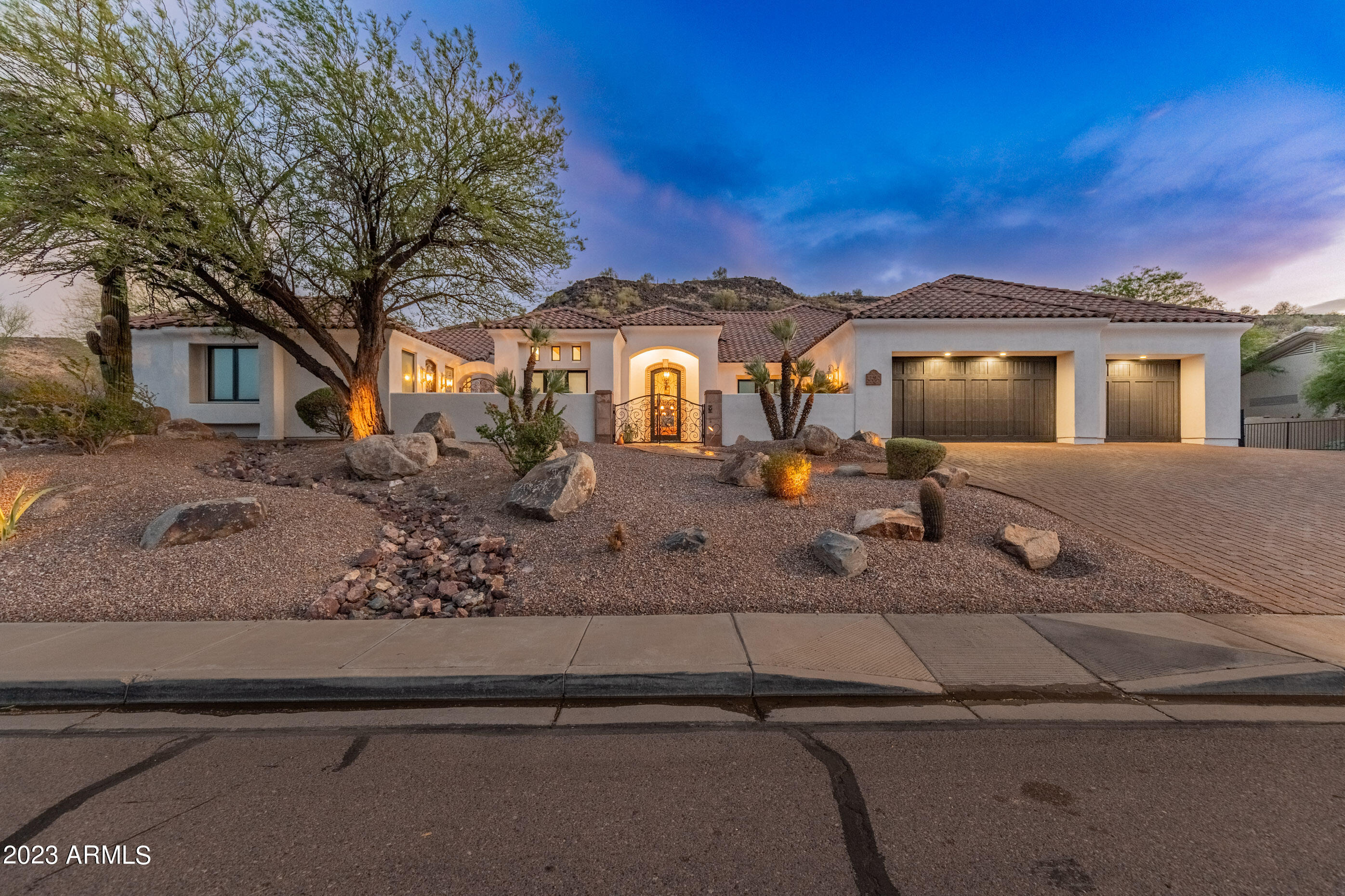 5529 W PINNACLE HILL Drive